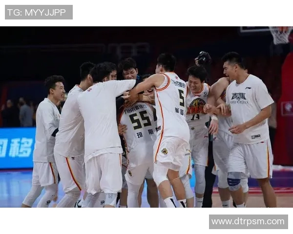 辽宁男篮惨败CBA总决赛首战，面临巨大挑战