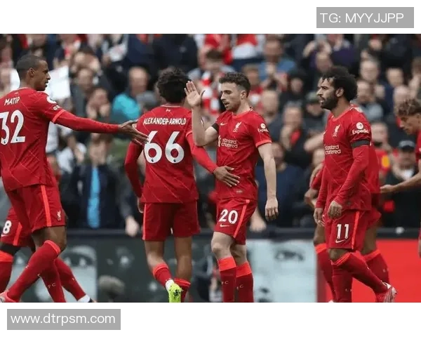 曼联女足迎战阿森纳强强对决引发球迷热议与期待